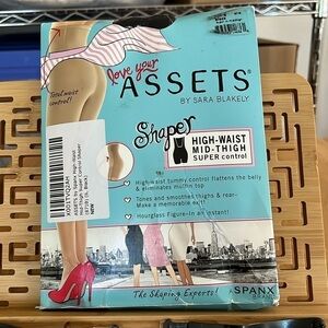 SPANX Size 6 Black High Waist Mid Thigh Suer Control Shaper